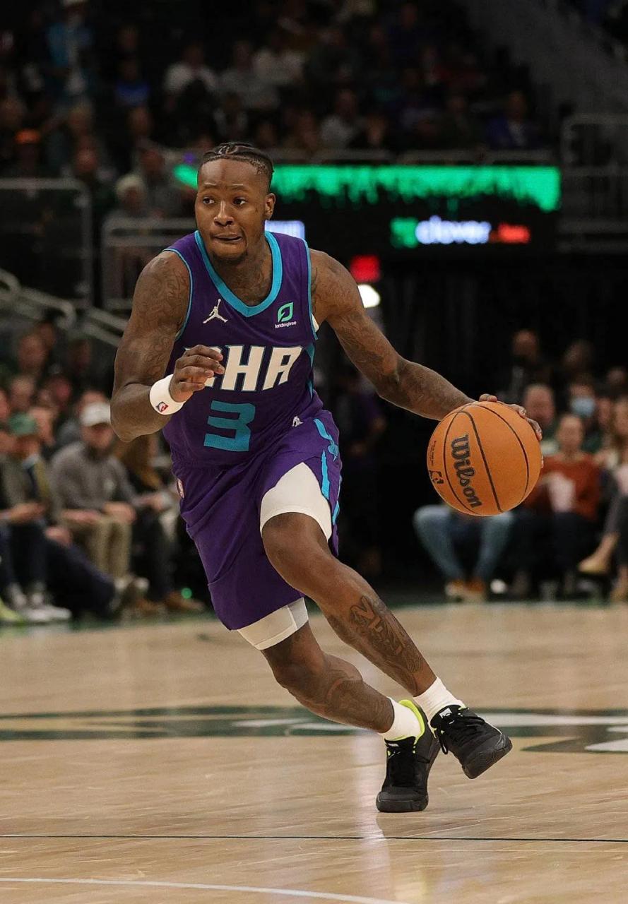 夏洛特黄蜂刷新队史纪录备战NBA总决赛今晚AC米兰迎来里程碑，多特蒙德加时末段回应争议直接炸裂